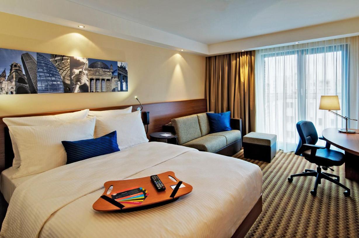 Отель Hampton By Hilton Luton Airport Номер фото